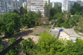 Продам трехкомнатную квартиру на Тополе 2