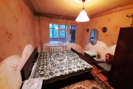 Продам трёхкомнатную квартиру на 12 квартале
