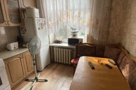 Продам трёхкомнатную квартиру 
